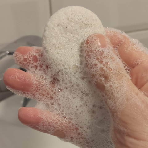 Szampon w Kostce – Biały z Rumiankiem na podrażnioną skórę głowy